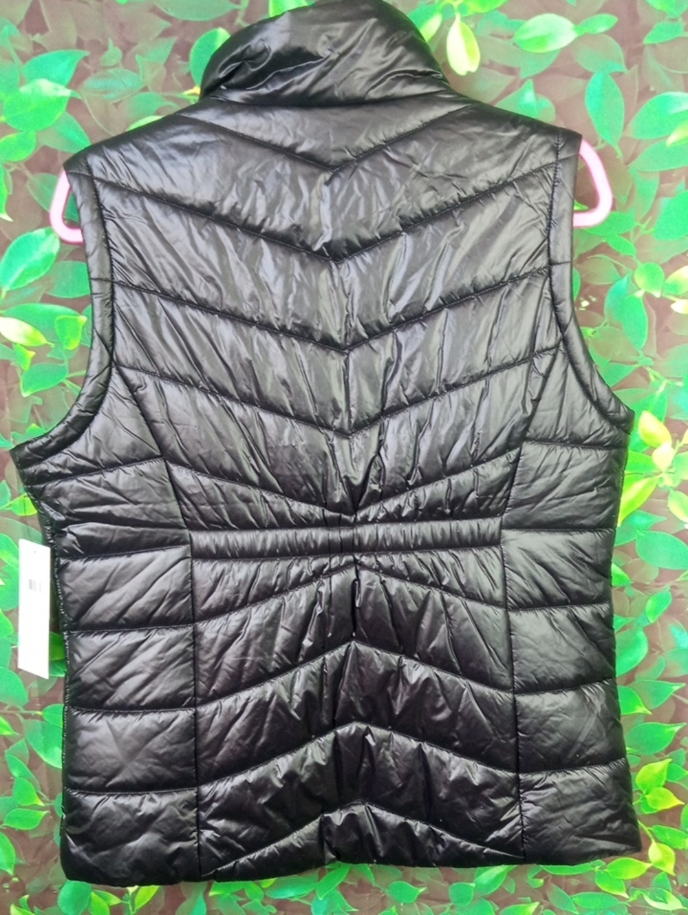 👕🍒 Calvin Klein Black Quilted Packable Puffer Vest - Picture 3 of 6